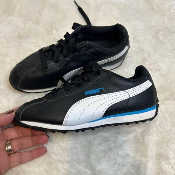 PUMA sneakers. Boys size 2.5. New condition. - Picture 8 of 8